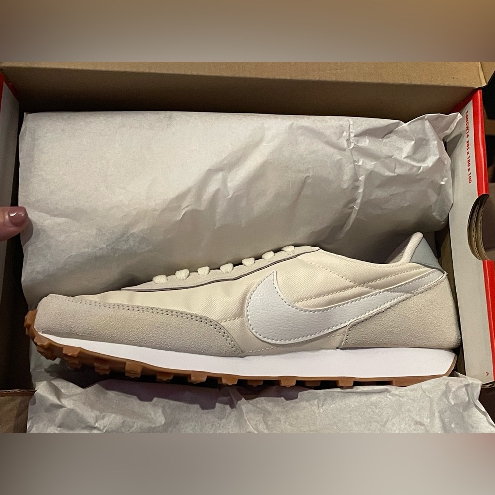 Brand new Nike daybreak white/gum